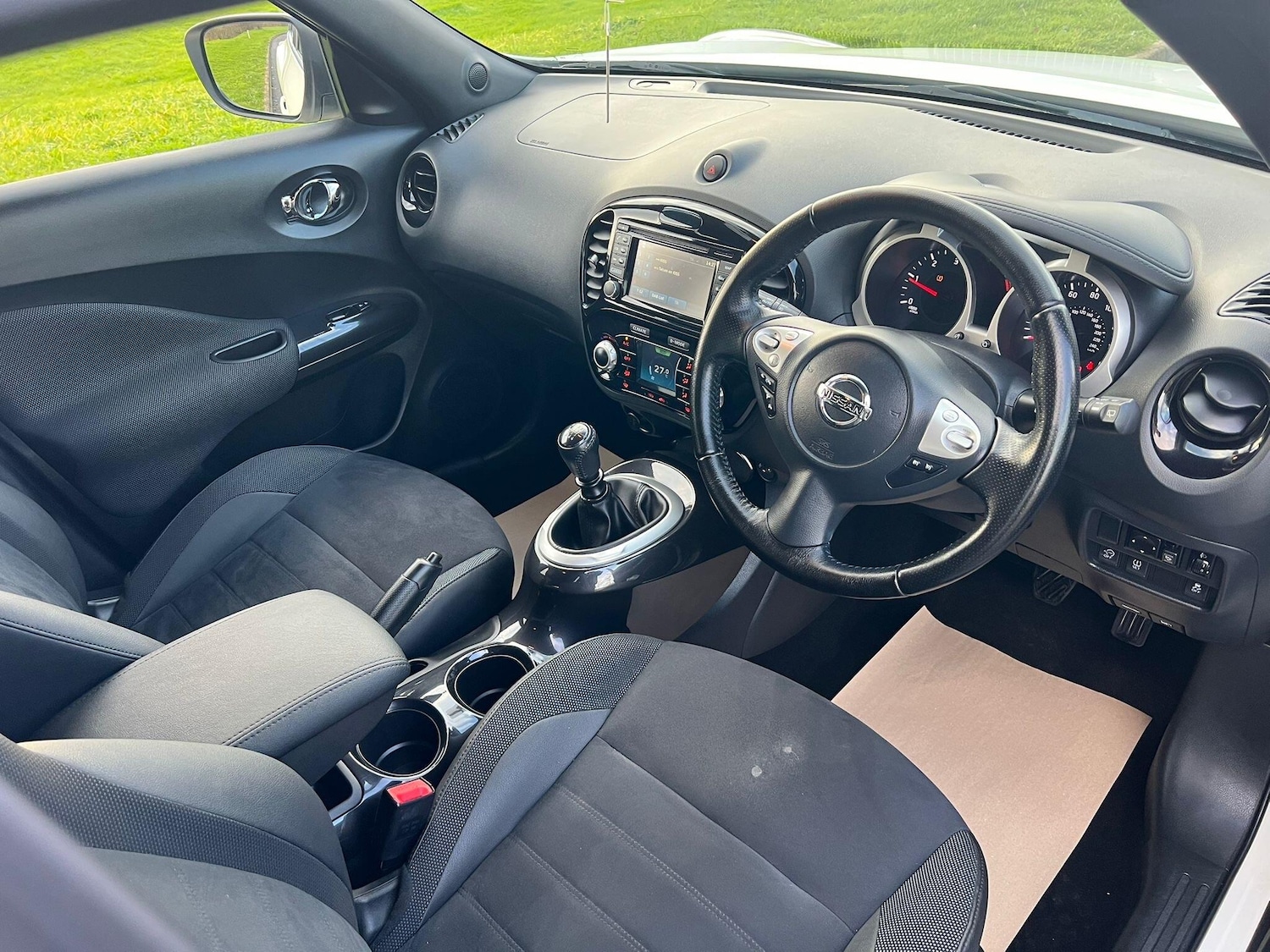 Used Nissan Juke 2017 for sale - 76786803: Photo 2