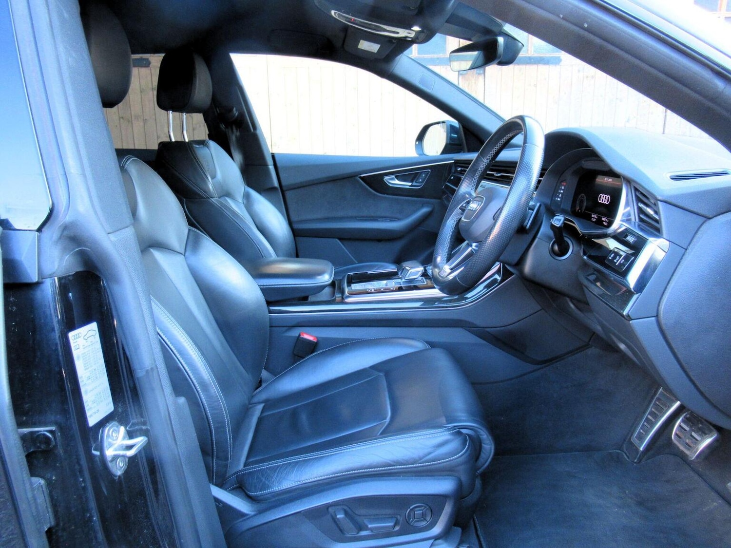 Used Audi Q8 2021 for sale - 77052982: Photo 2