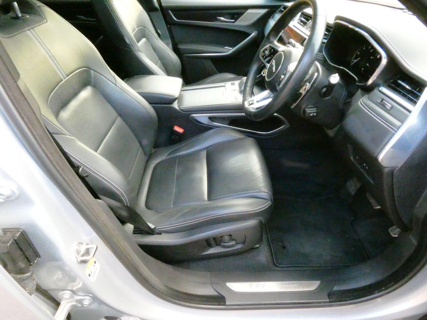 Used Jaguar F-Pace 2022 for sale - 76986803: Photo 10