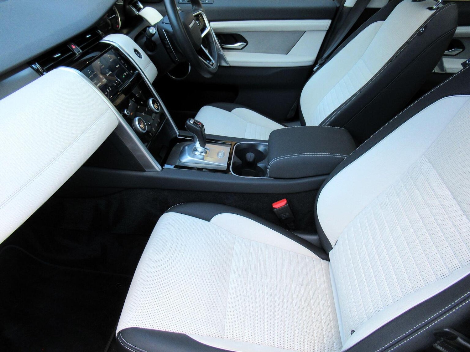 Used Land Rover Discovery Sport 2022 for sale - 76986760: Photo 16