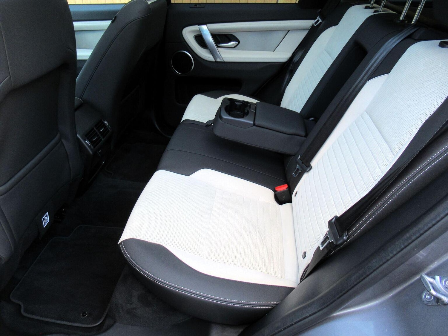 Used Land Rover Discovery Sport 2022 for sale - 76986760: Photo 18