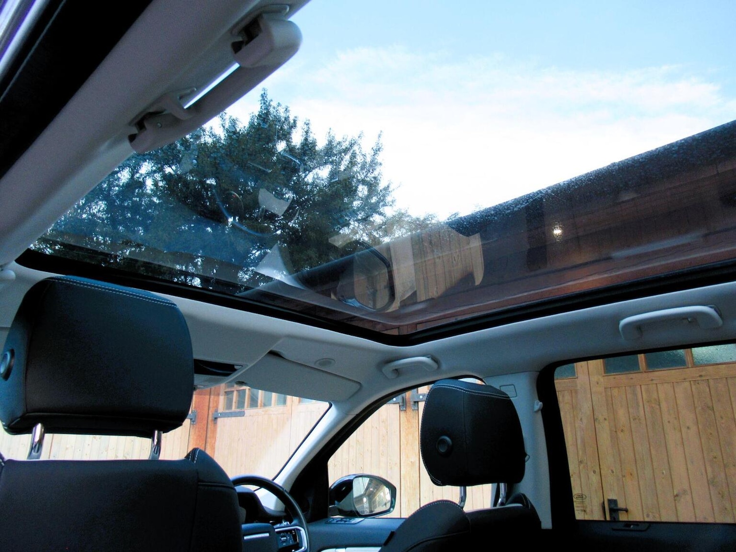 Used Land Rover Discovery Sport 2022 for sale - 76986760: Photo 2