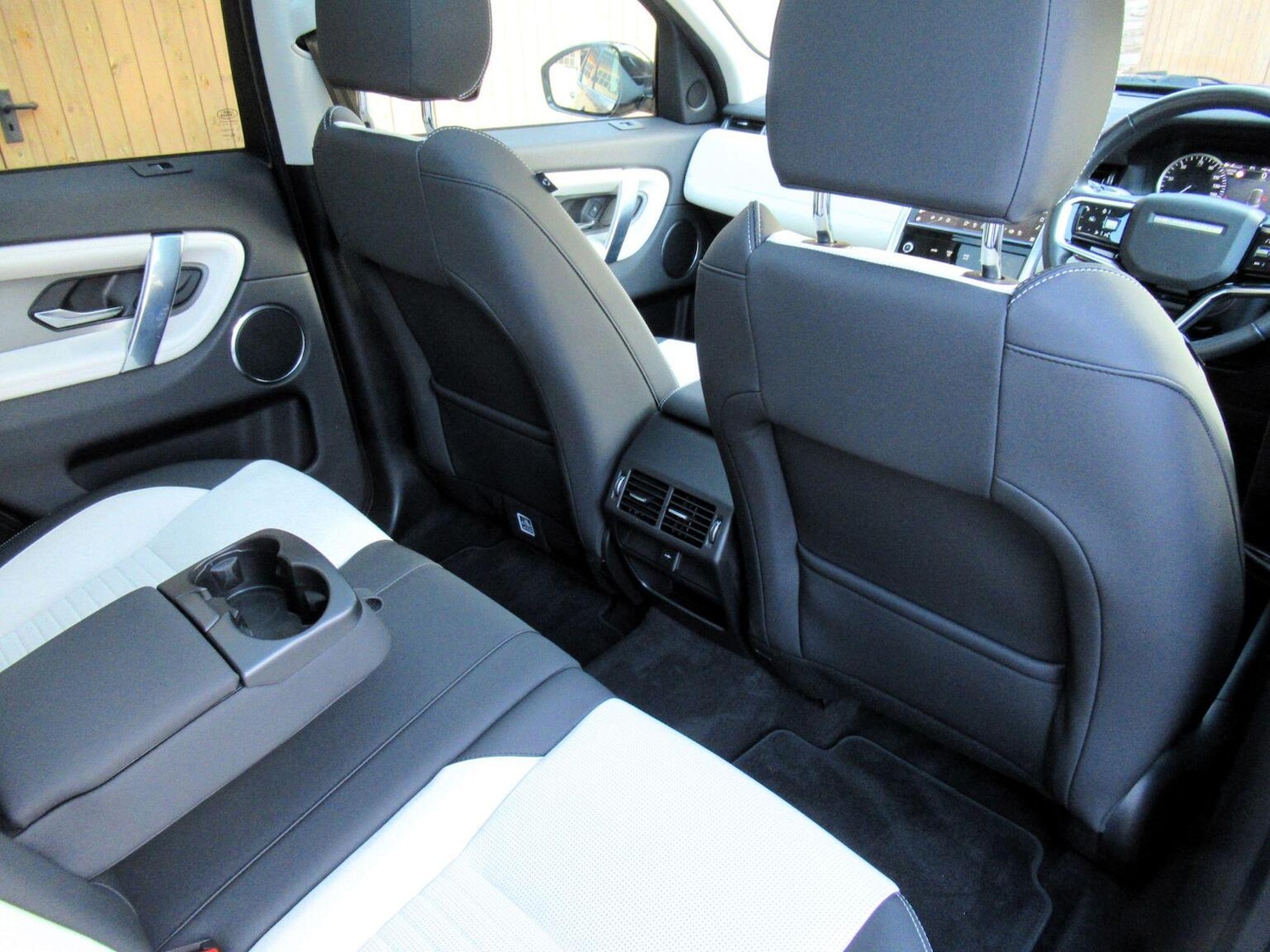 Used Land Rover Discovery Sport 2022 for sale - 76986760: Photo 24