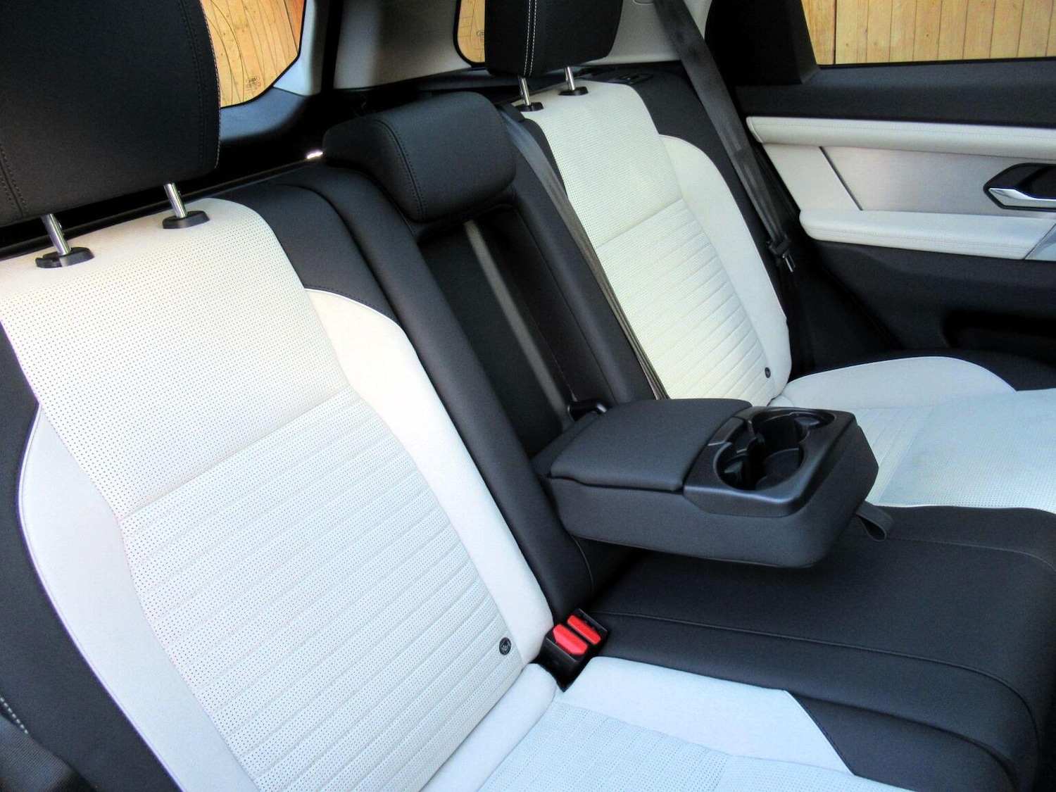 Used Land Rover Discovery Sport 2022 for sale - 76986760: Photo 25