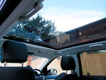 Used Land Rover Discovery Sport 2022 for sale - 76986760: Photo