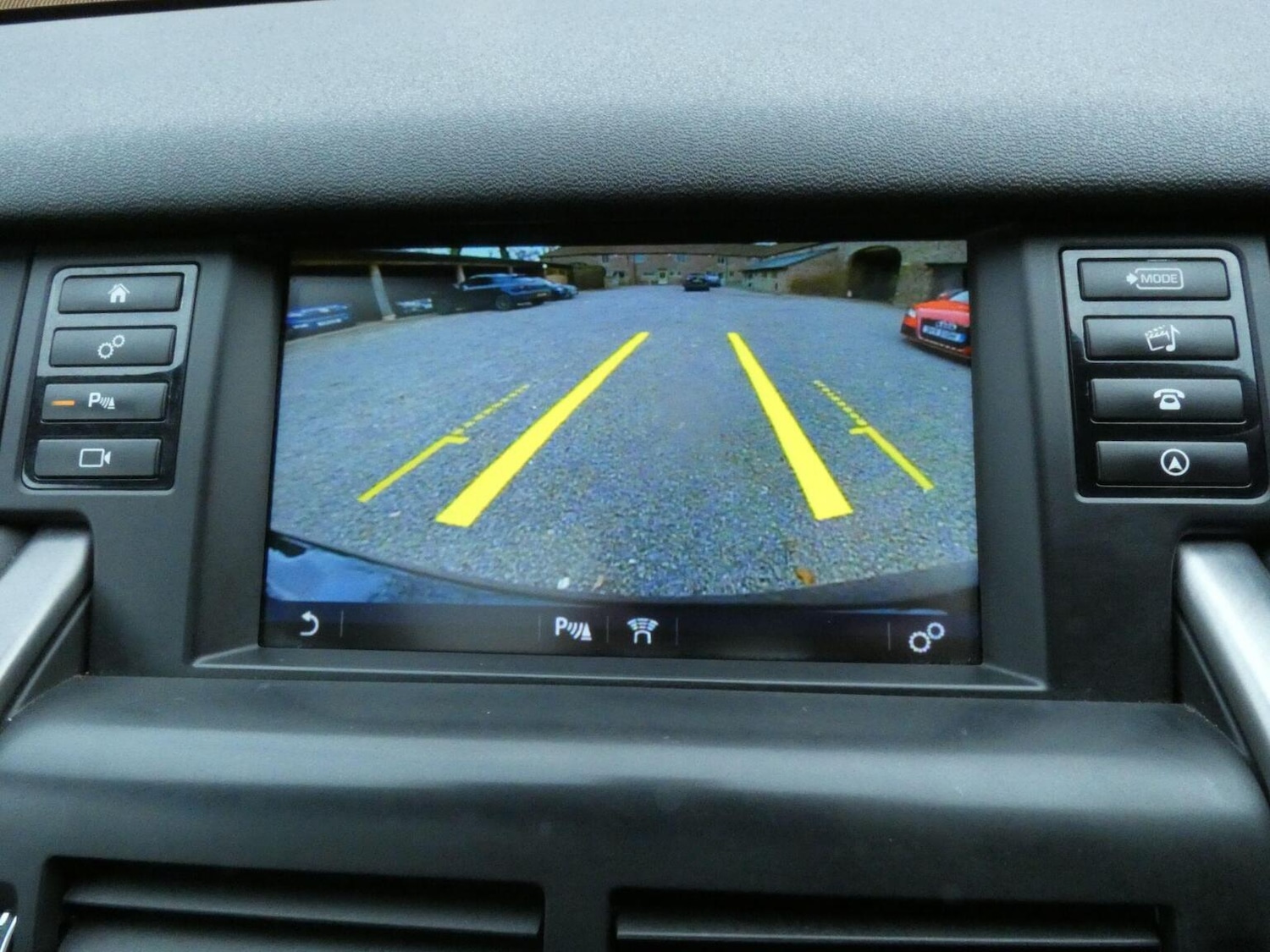 Used Land Rover Discovery Sport 2018 for sale - 77052992: Photo 21