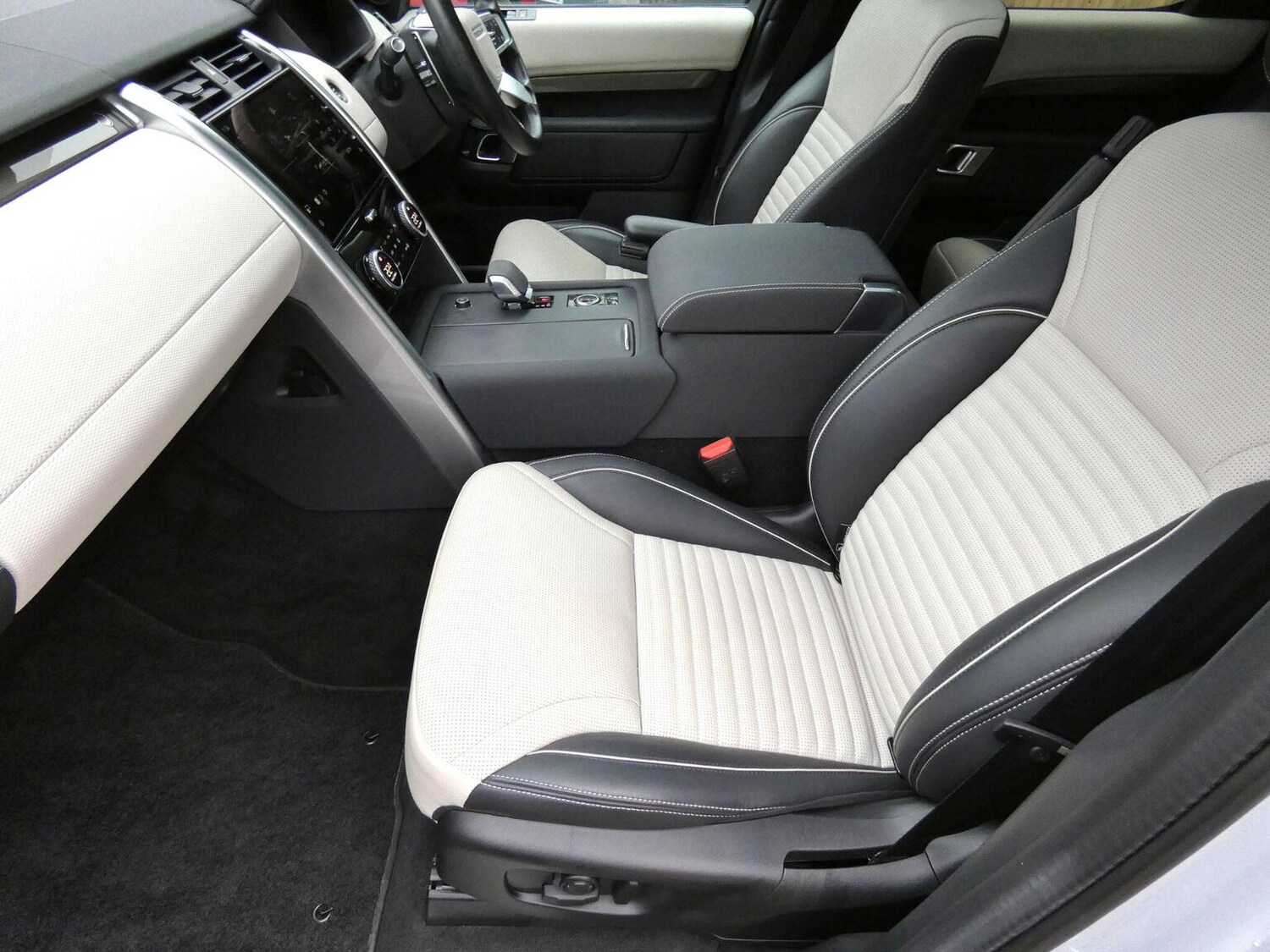 Used Land Rover Discovery 2023 for sale - 77093940: Photo 14