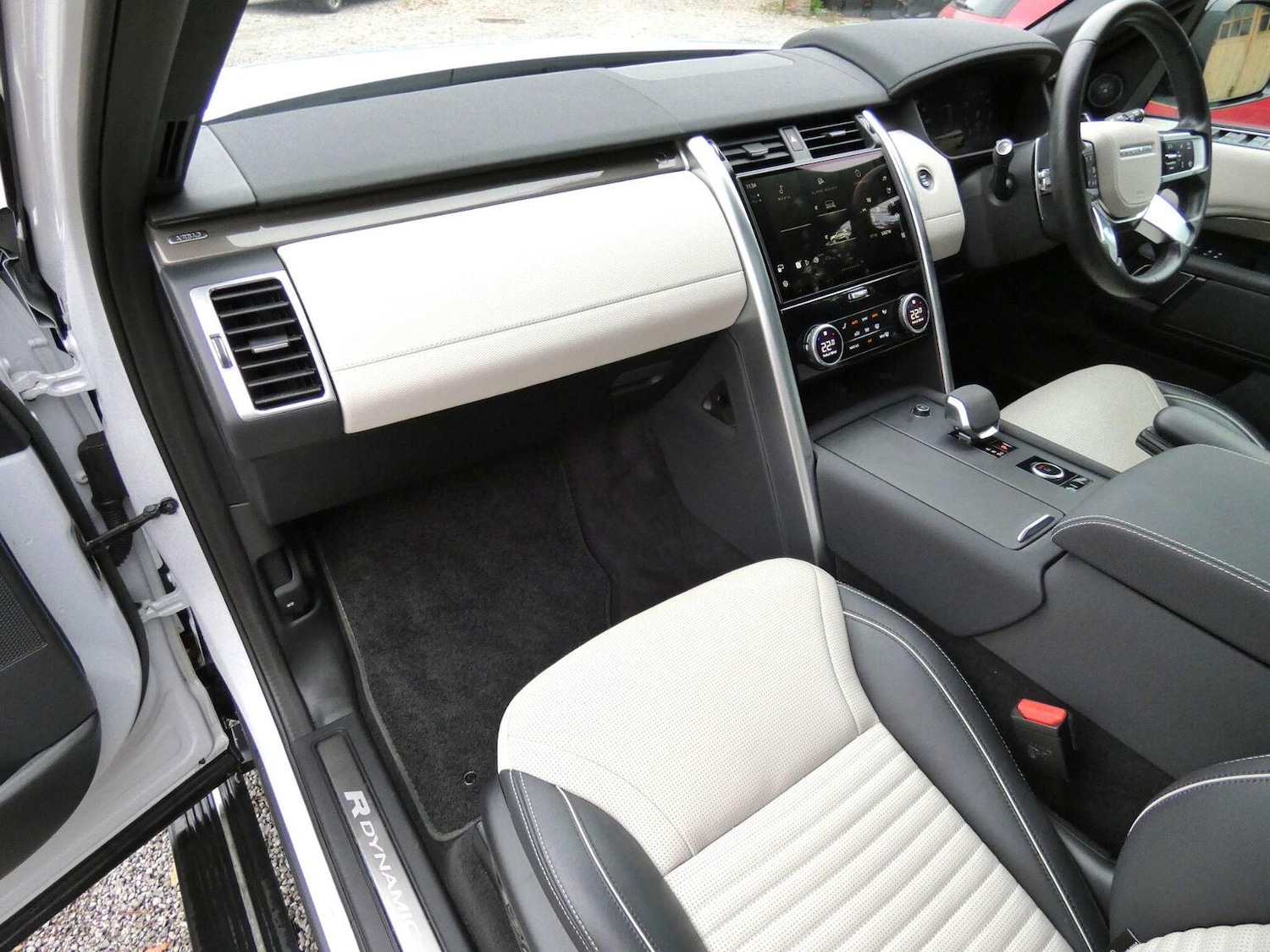 Used Land Rover Discovery 2023 for sale - 77093940: Photo 15