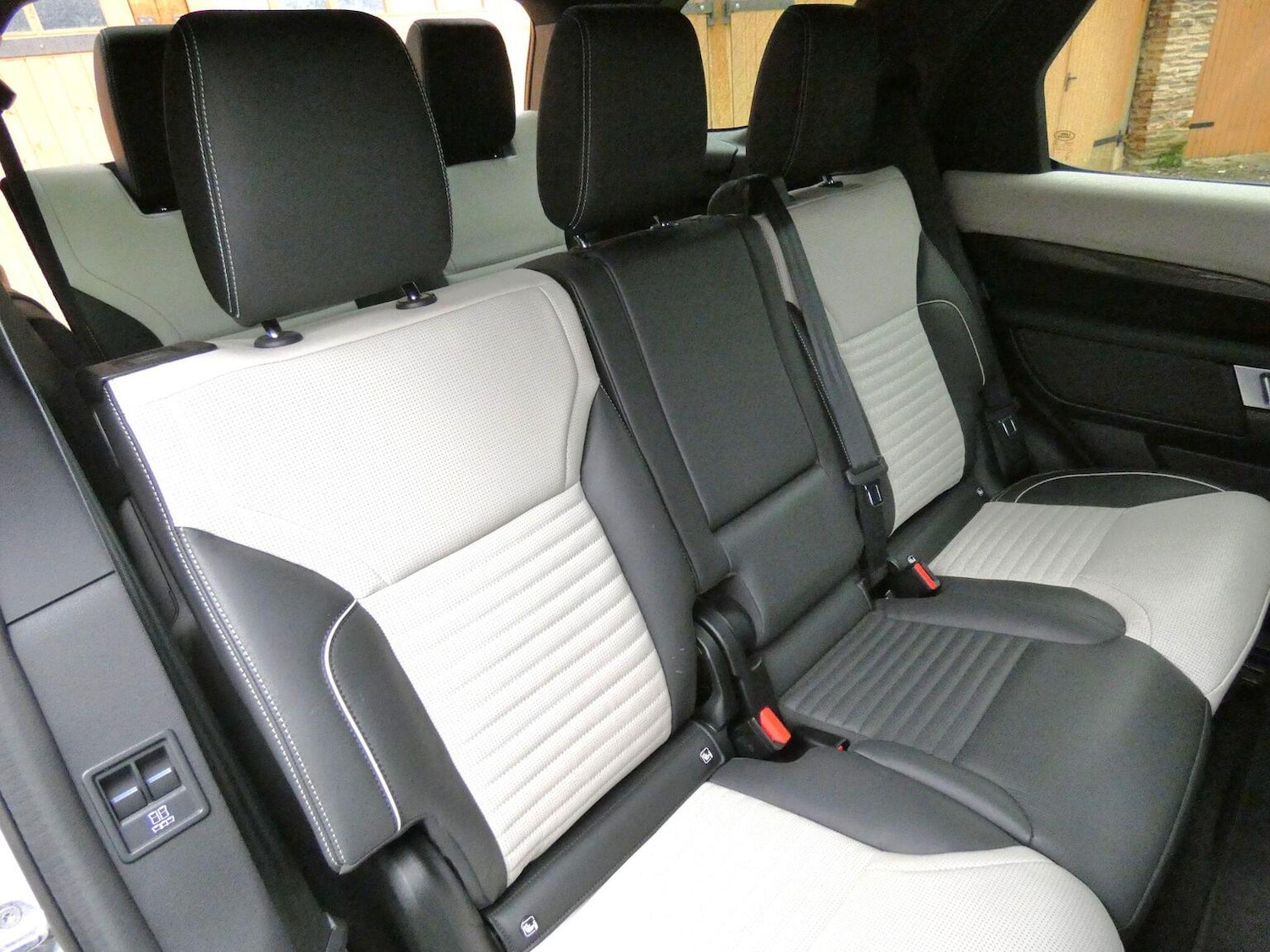 Used Land Rover Discovery 2023 for sale - 77093940: Photo 19