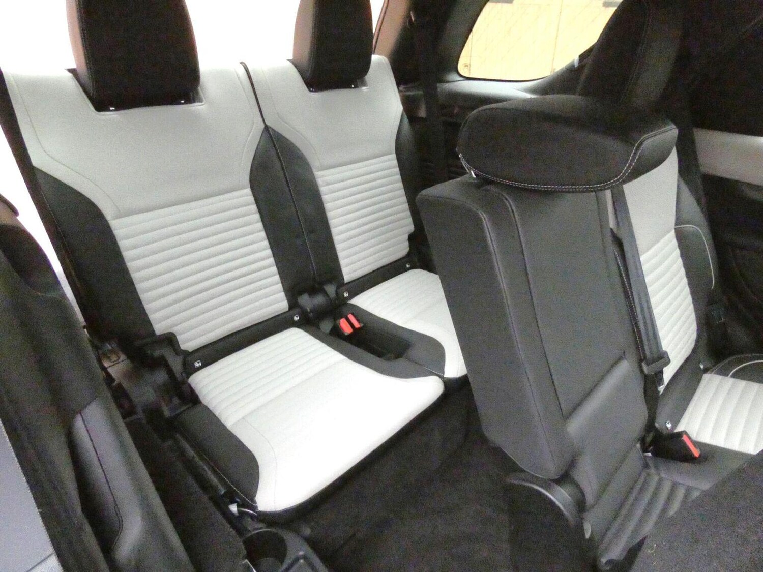 Used Land Rover Discovery 2023 for sale - 77093940: Photo 28