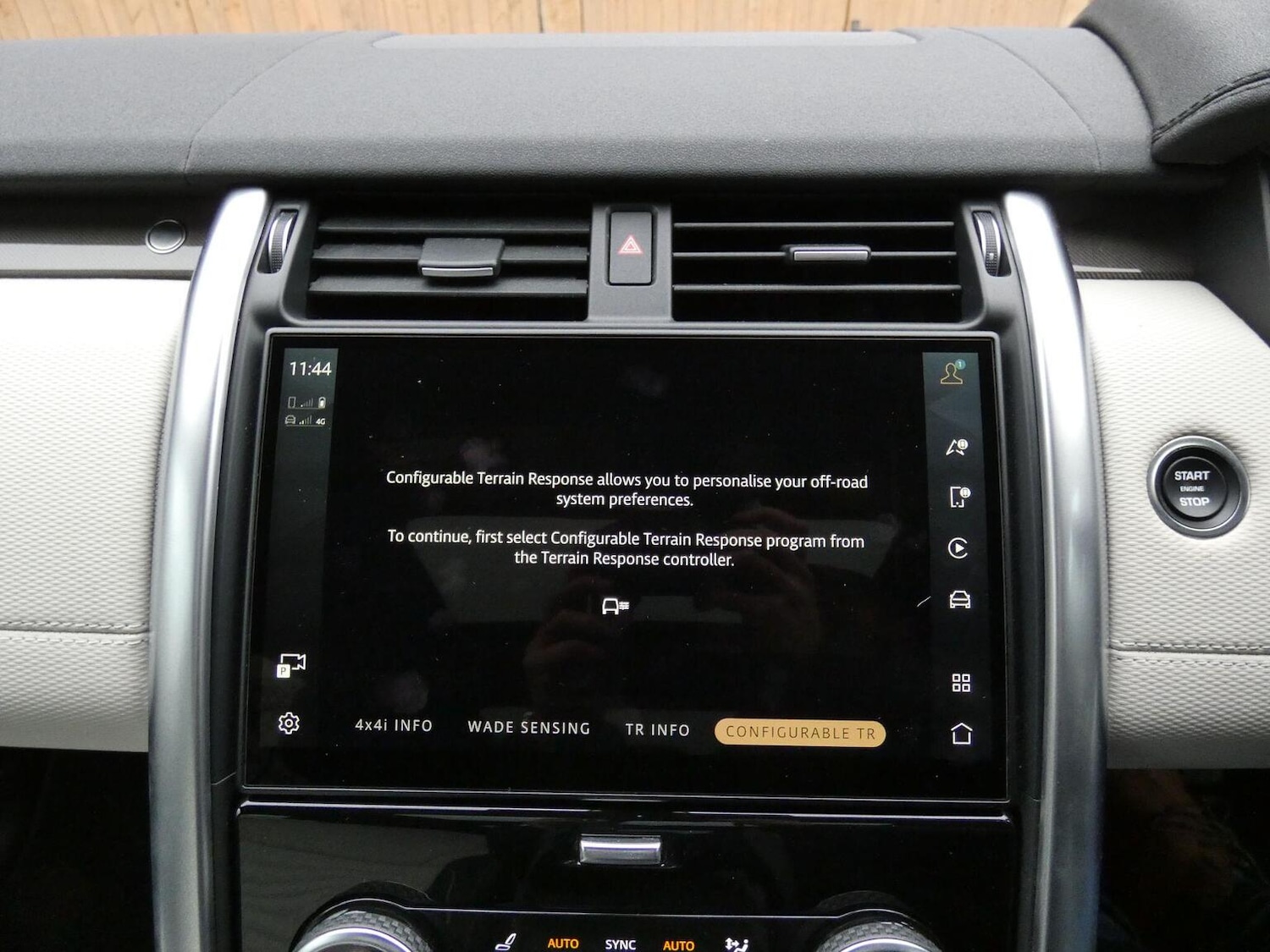 Used Land Rover Discovery 2023 for sale - 77093940: Photo 33