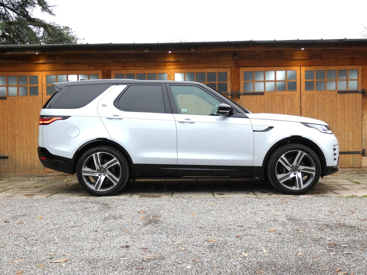 Used Land Rover Discovery 2023 for sale - 77093940: Photo 7