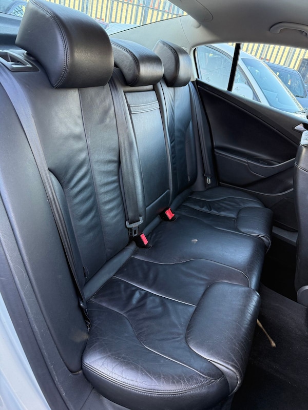 Used Volkswagen Passat 2010 for sale - 75660464: Photo 19