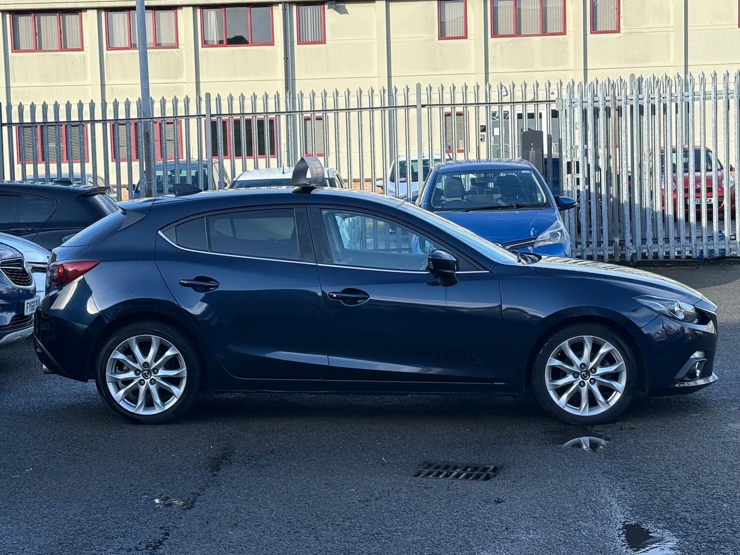 Used Mazda Mazda3 2014 for sale - 77899045: Photo 4