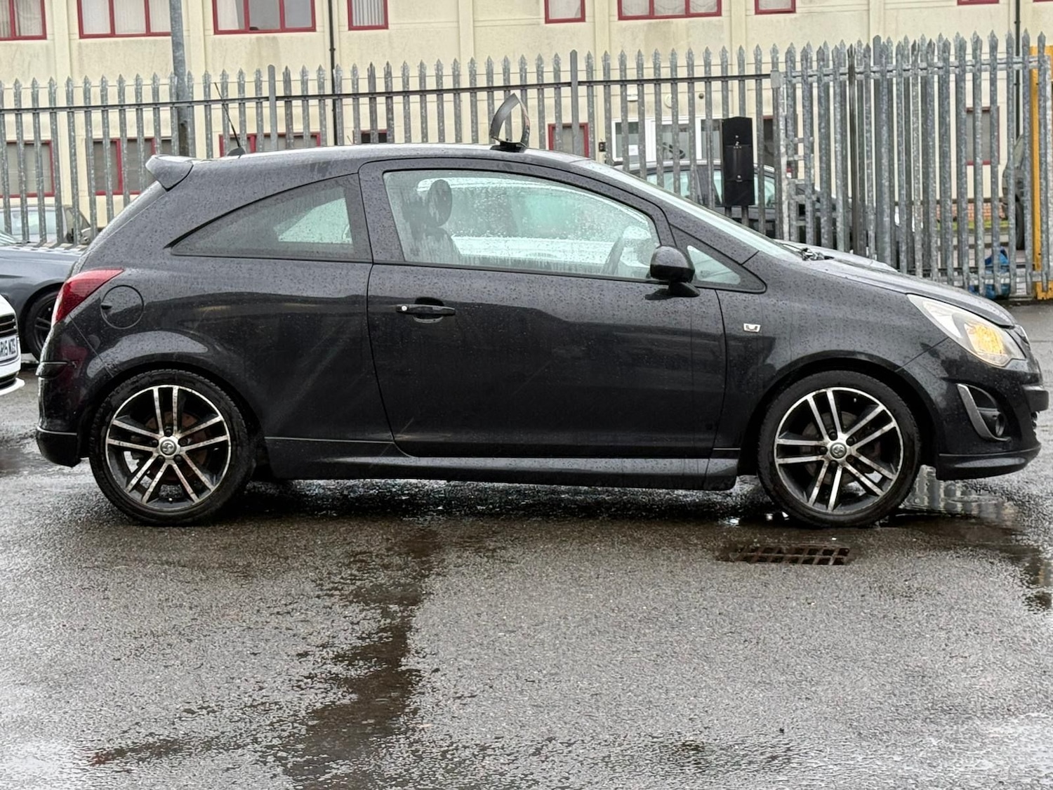 Used Vauxhall Corsa 2014 for sale - 77347045: Photo 4