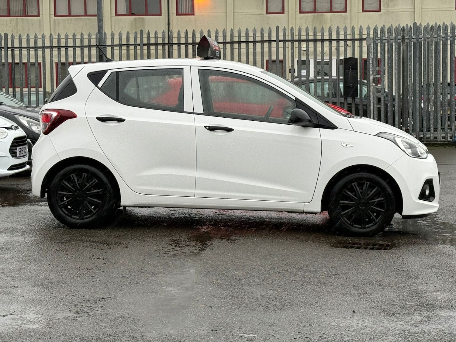 Used Hyundai i10 2015 for sale - 77347044: Photo 4