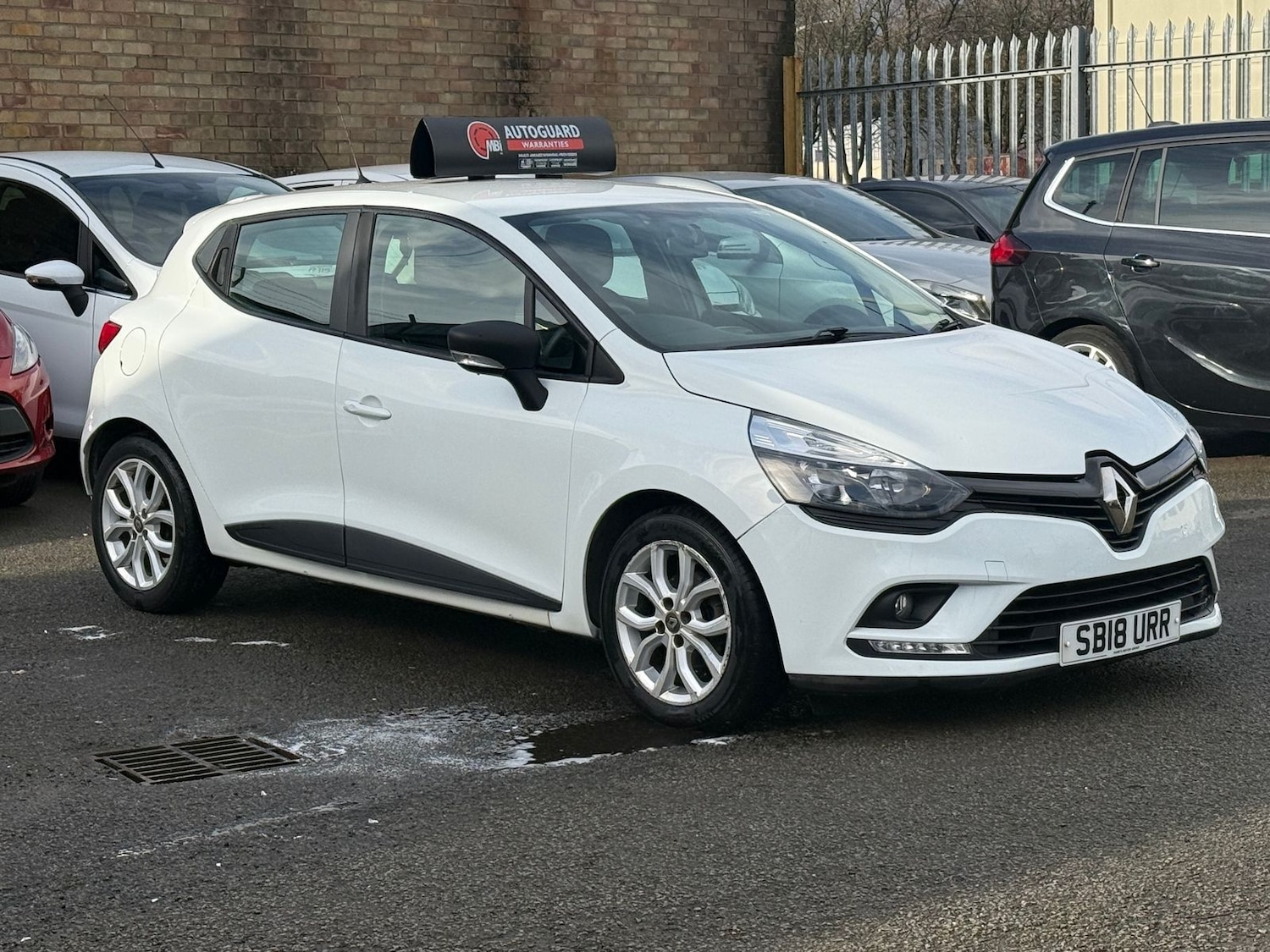 Used Renault Clio 2018 for sale - 77627659: Photo 3