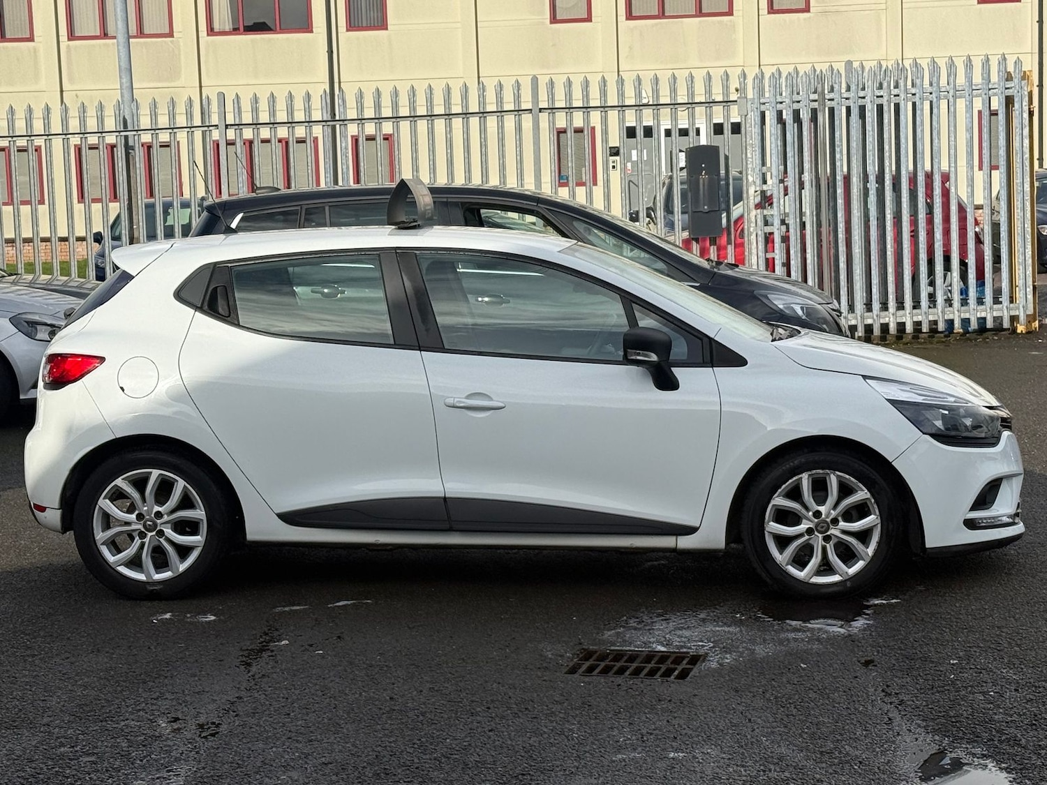 Used Renault Clio 2018 for sale - 77627659: Photo 4