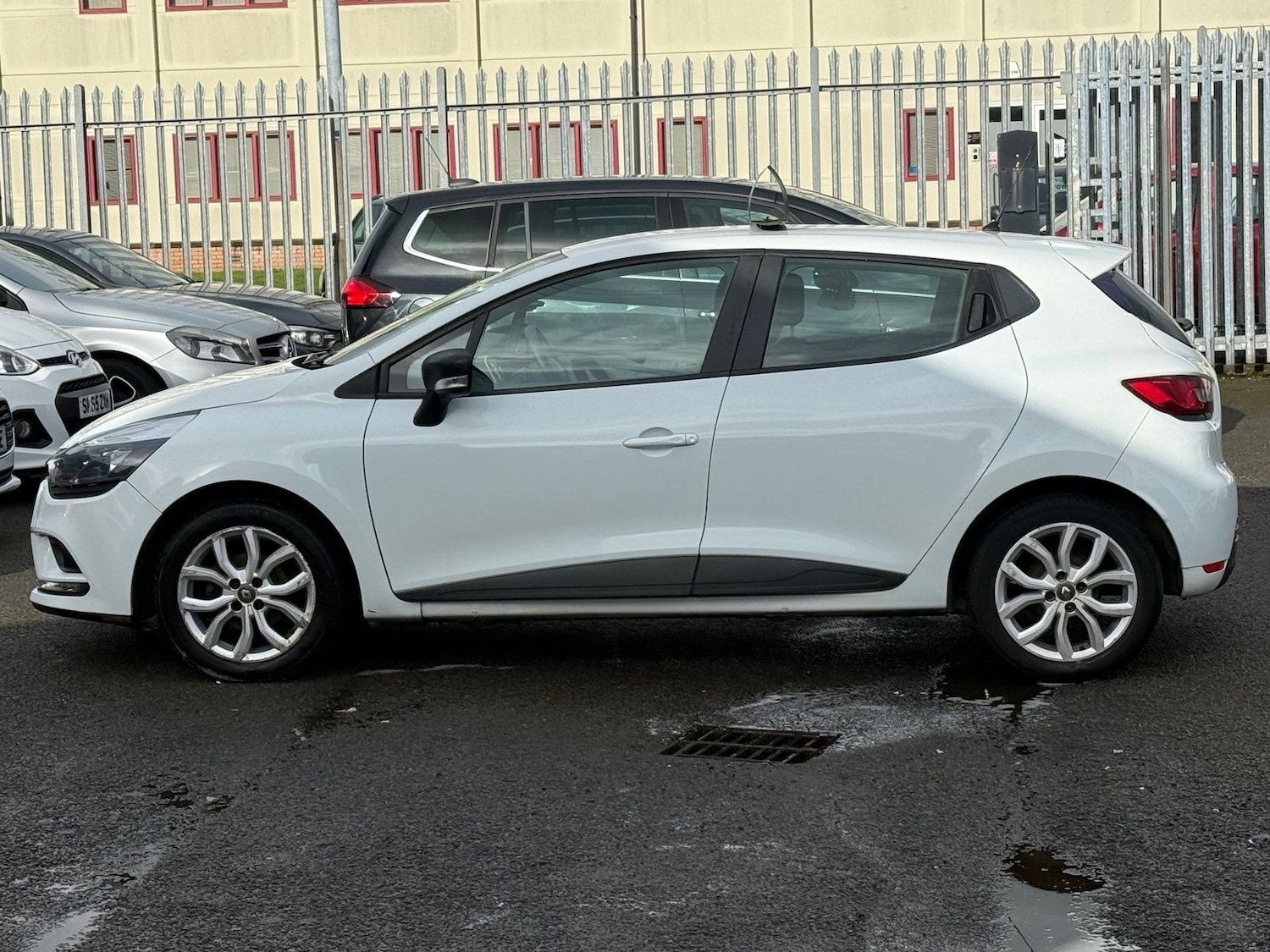 Used Renault Clio 2018 for sale - 77627659: Photo 8