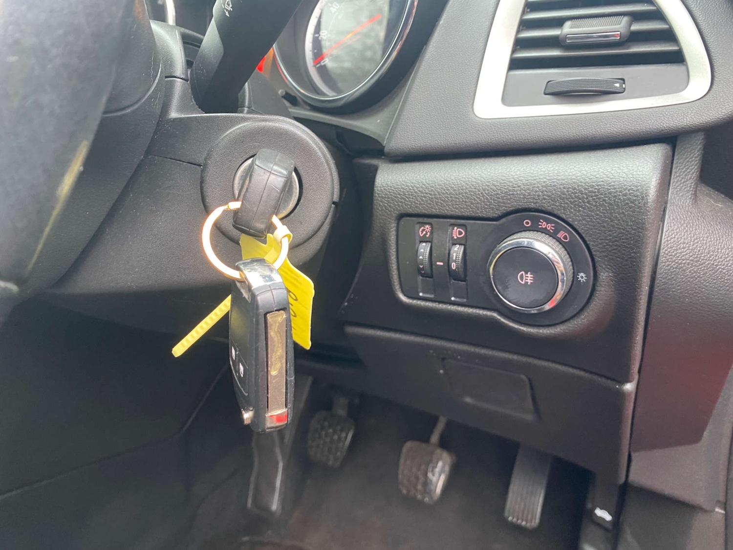 Used Vauxhall Astra 2014 for sale - 77272749: Photo 24