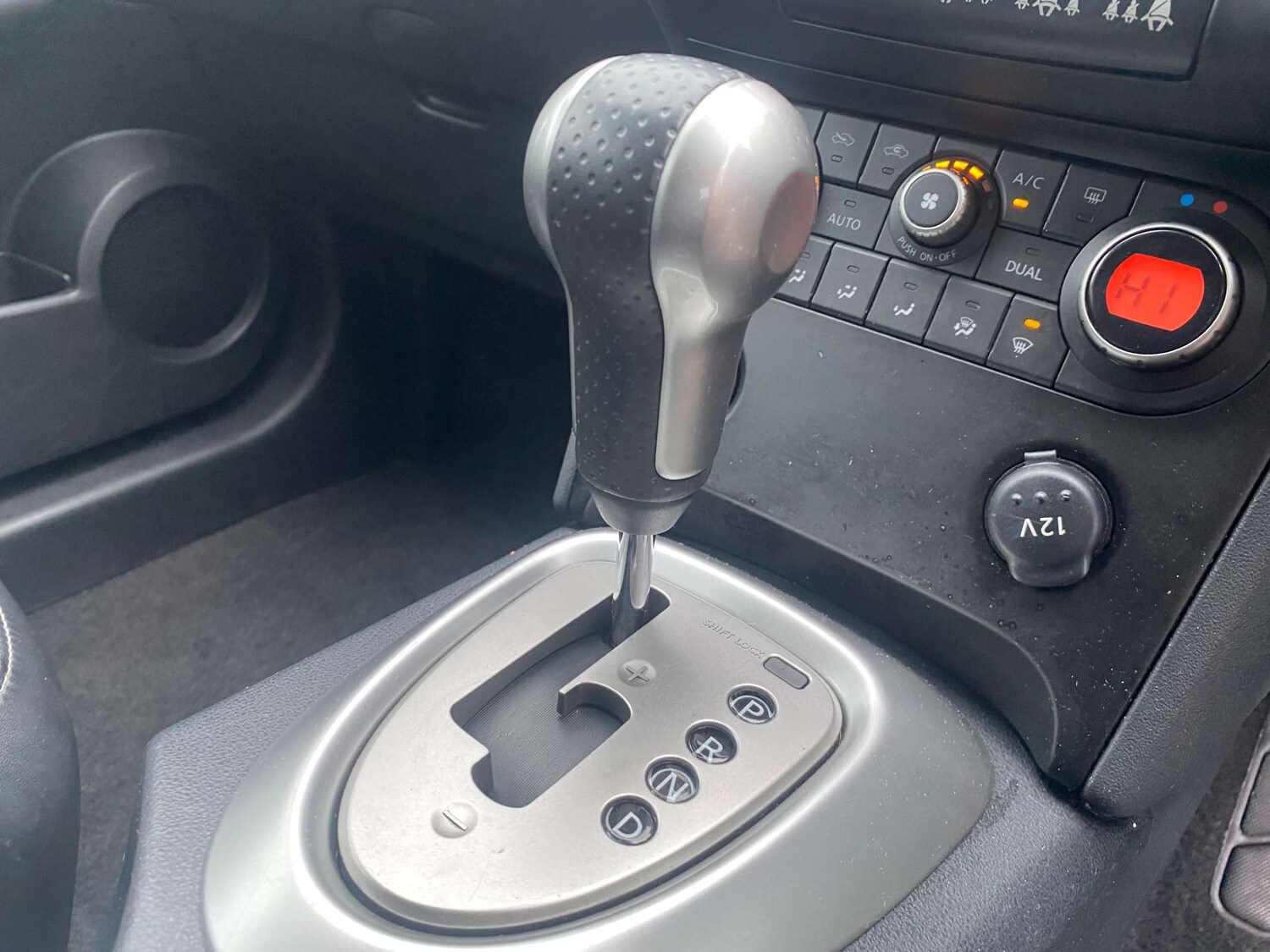 Used Nissan Qashqai 2010 for sale - 77793043: Photo 25