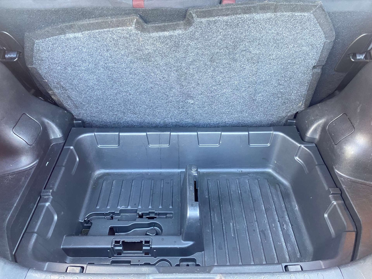 Used Nissan Juke 2011 for sale - 76223038: Photo 29