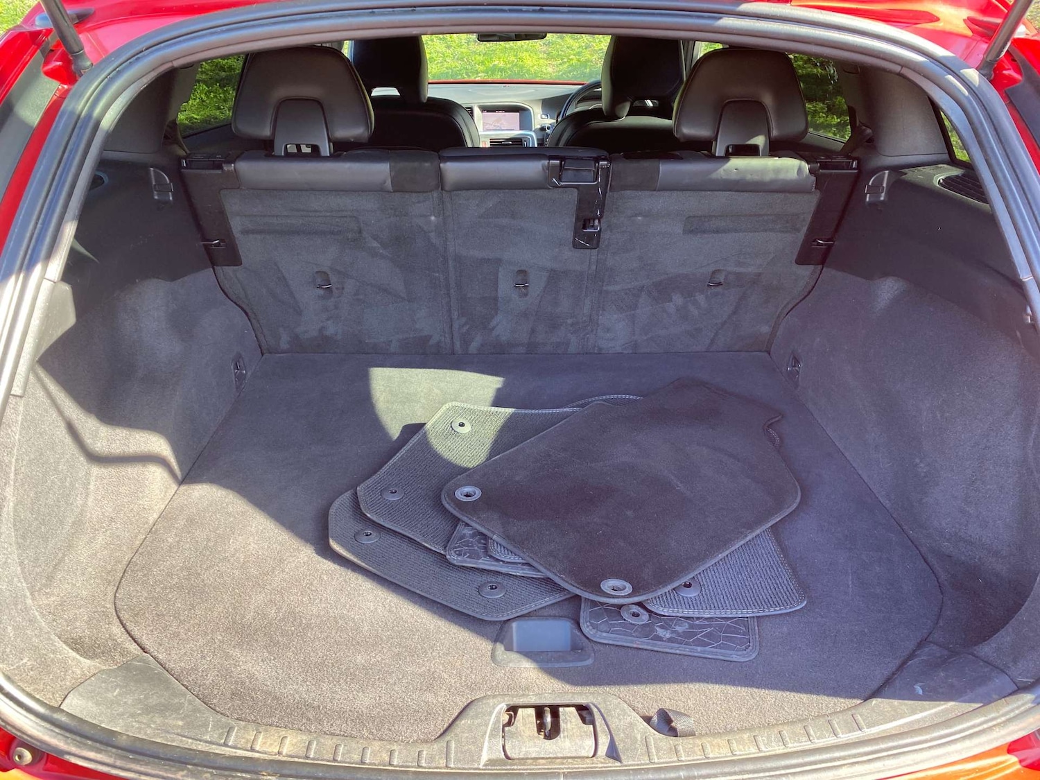 Used Volvo V60 2017 for sale - 77889956: Photo 10