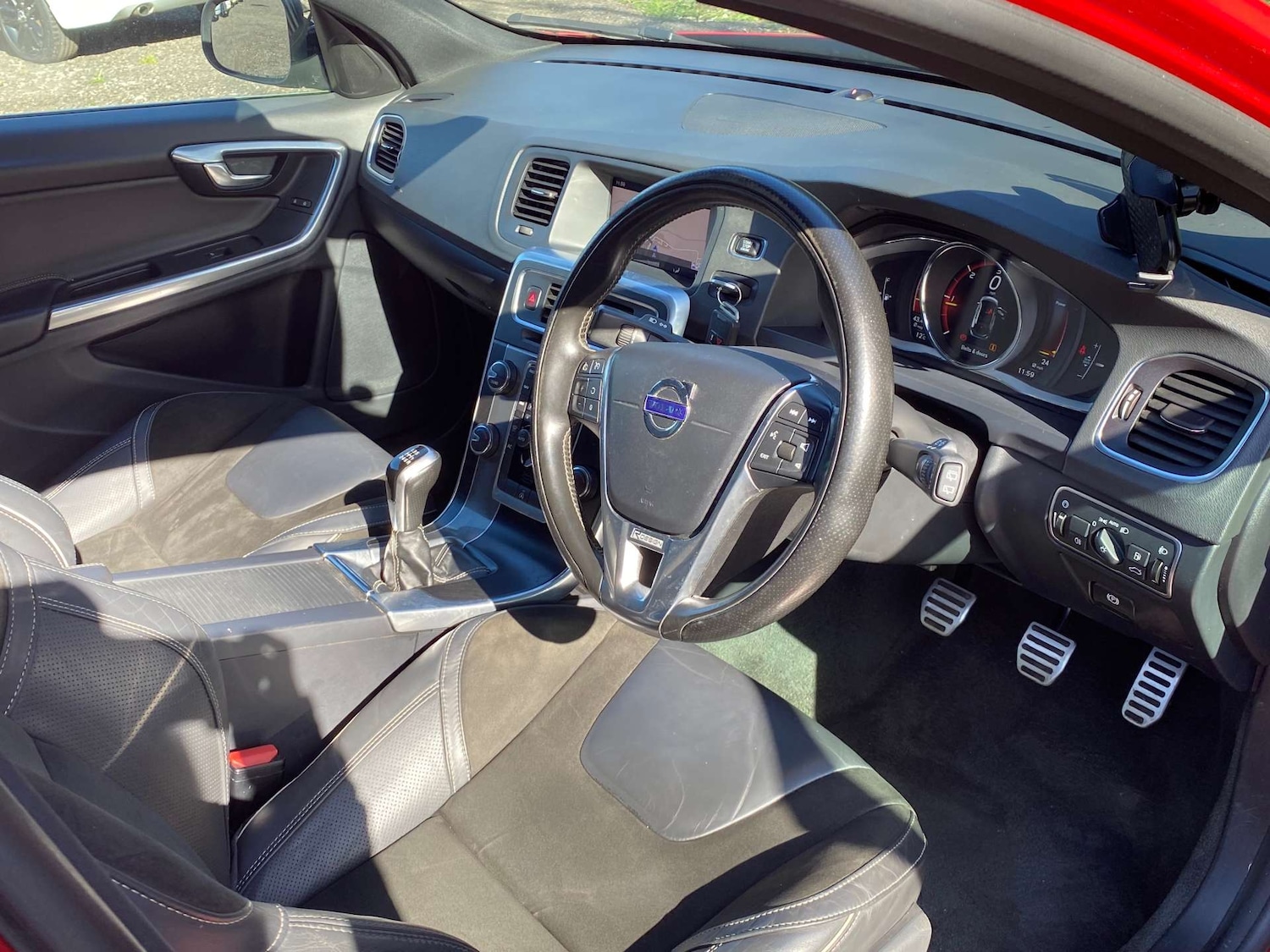 Used Volvo V60 2017 for sale - 77889956: Photo 12