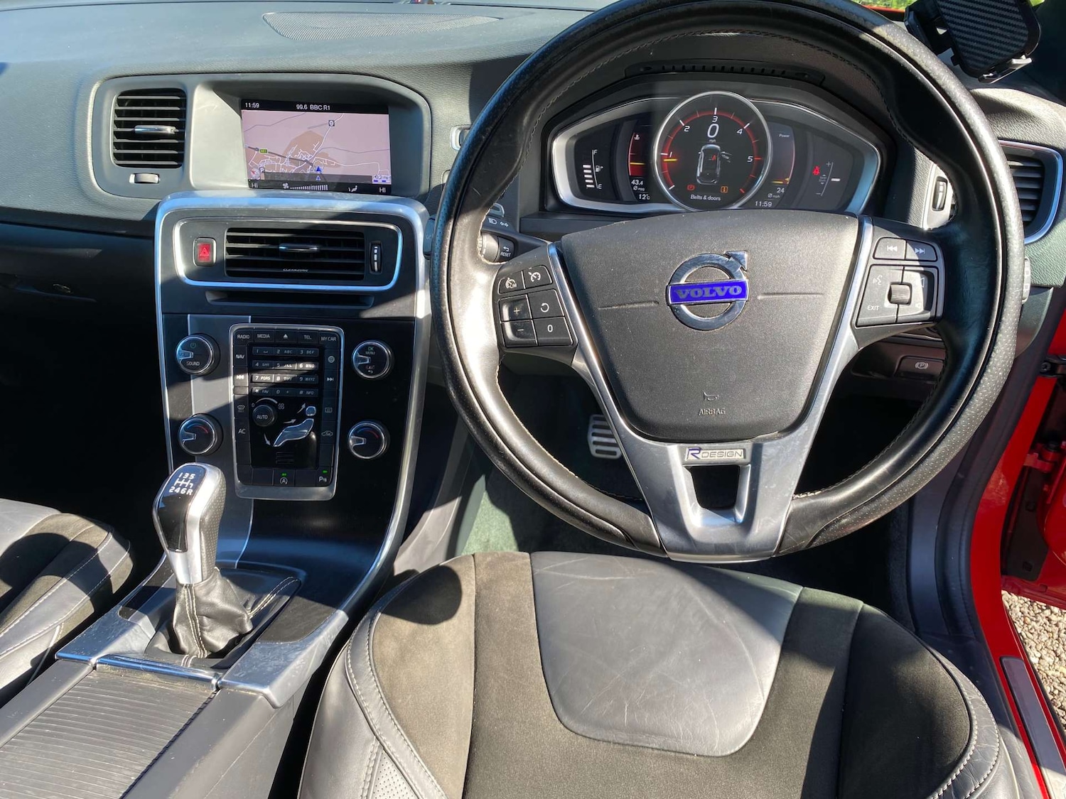 Used Volvo V60 2017 for sale - 77889956: Photo 14