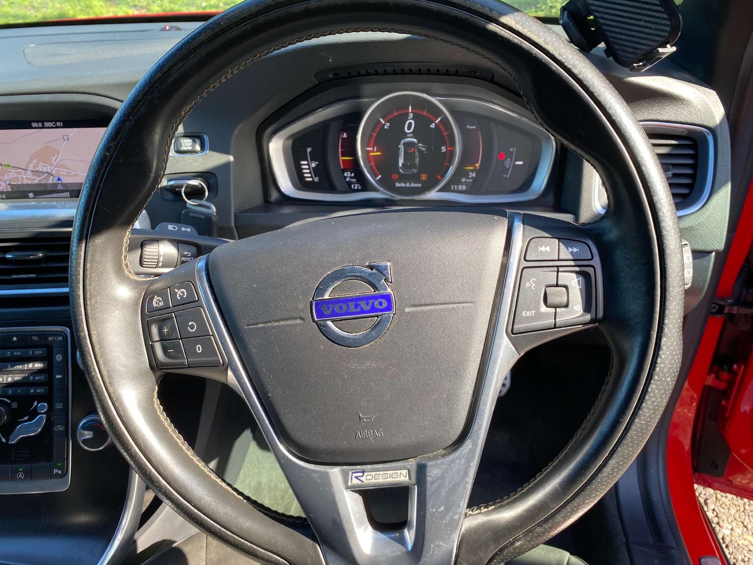 Used Volvo V60 2017 for sale - 77889956: Photo 15