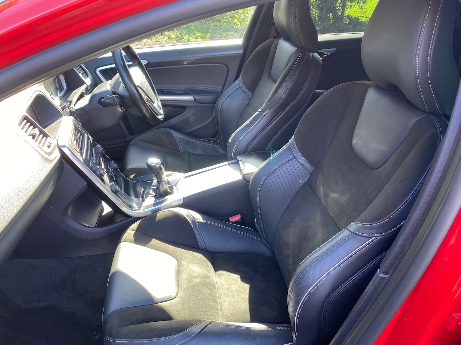 Used Volvo V60 2017 for sale - 77889956: Photo 16