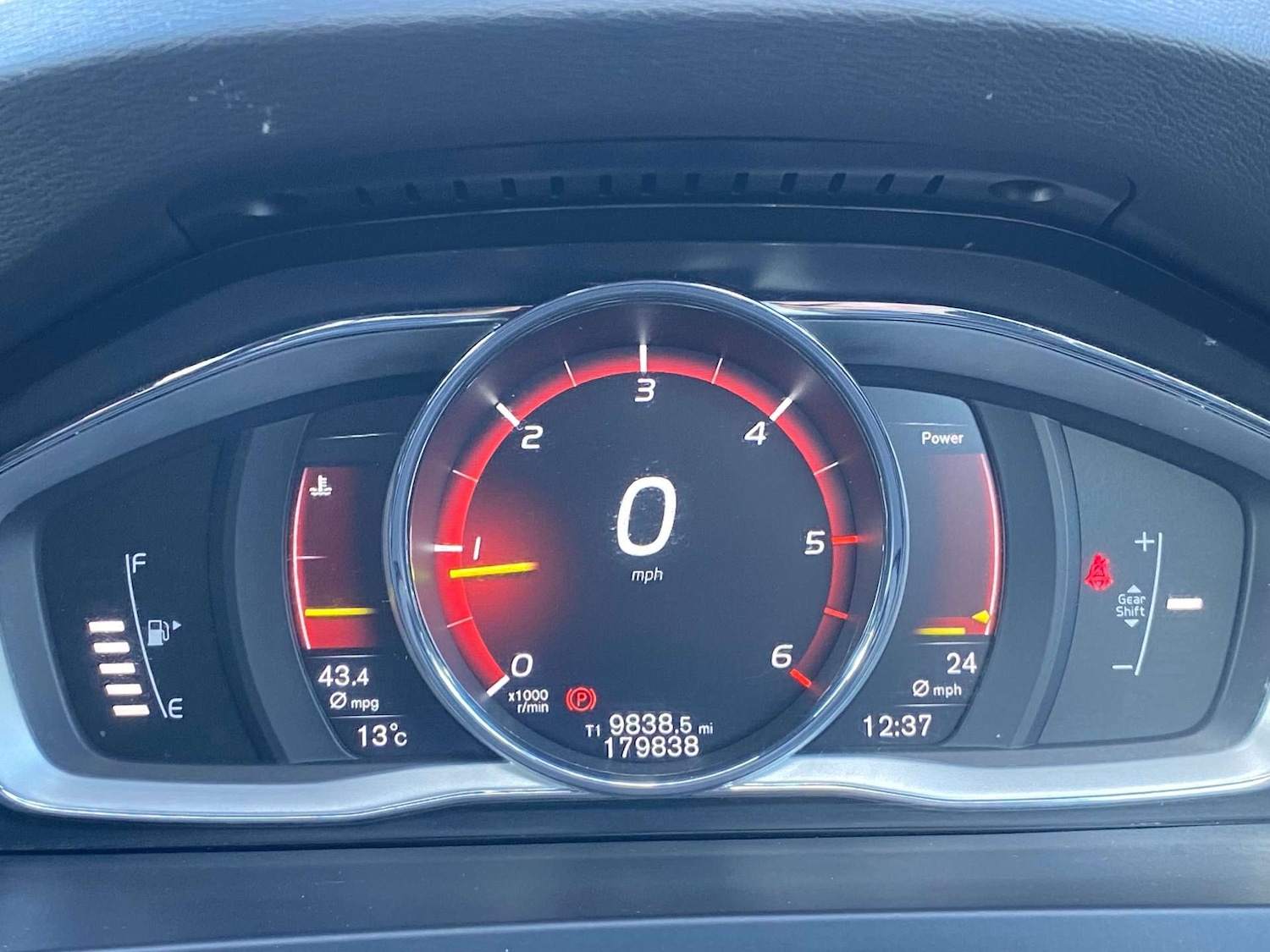 Used Volvo V60 2017 for sale - 77889956: Photo 18