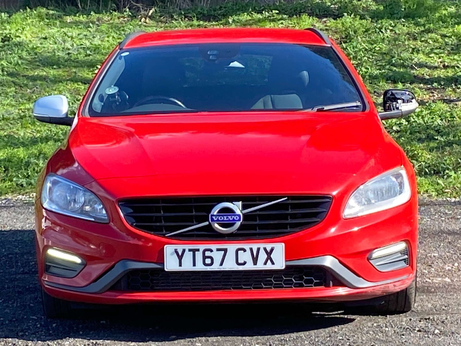 Used Volvo V60 2017 for sale - 77889956: Photo 2