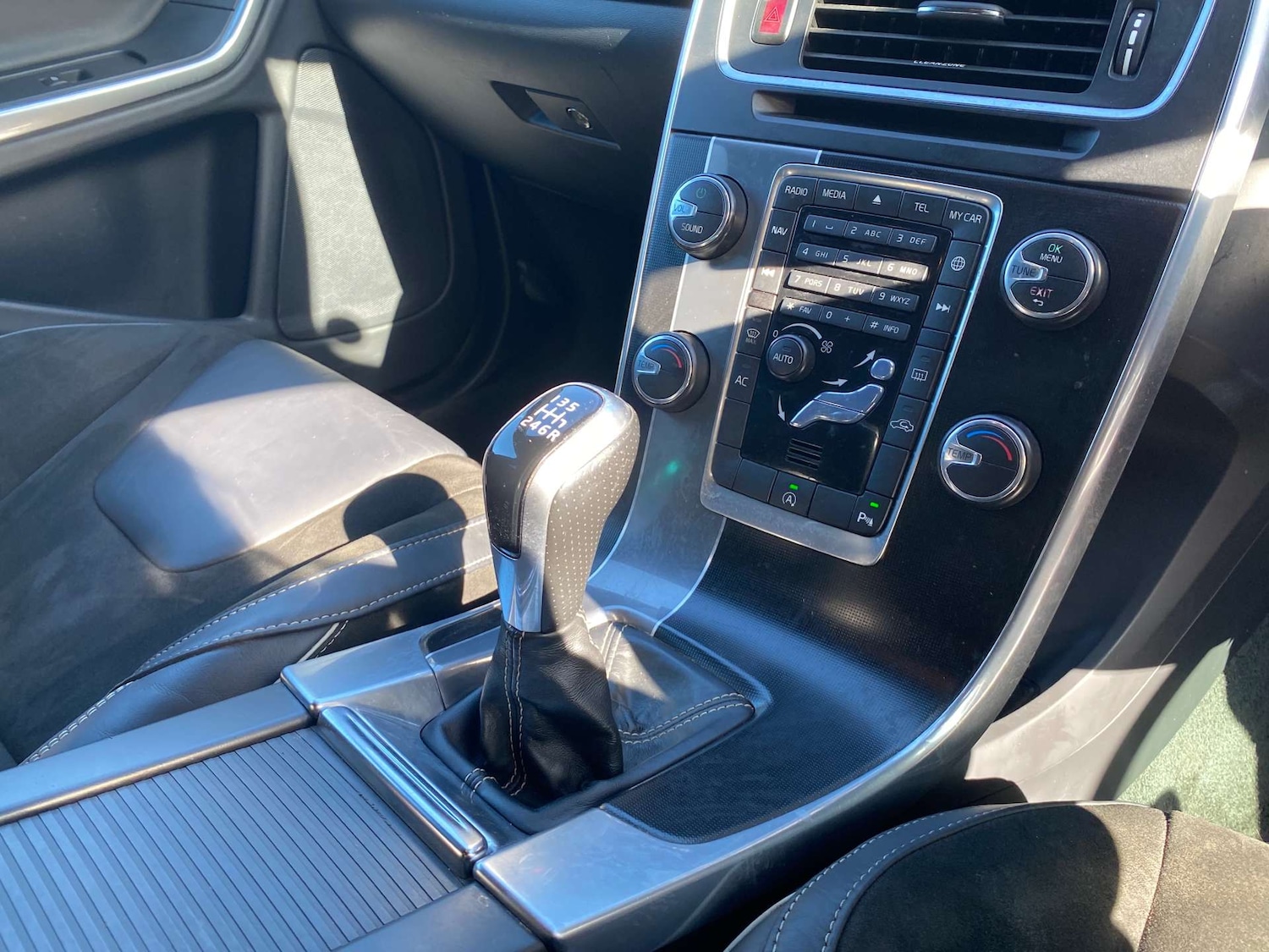 Used Volvo V60 2017 for sale - 77889956: Photo 21