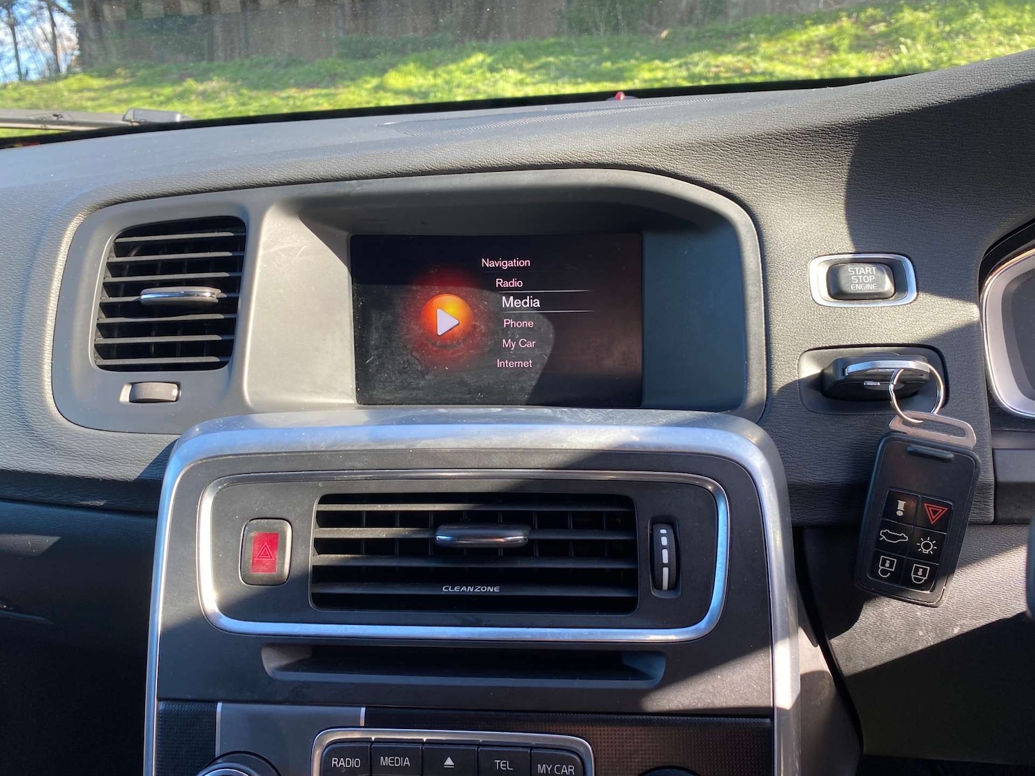 Used Volvo V60 2017 for sale - 77889956: Photo 23