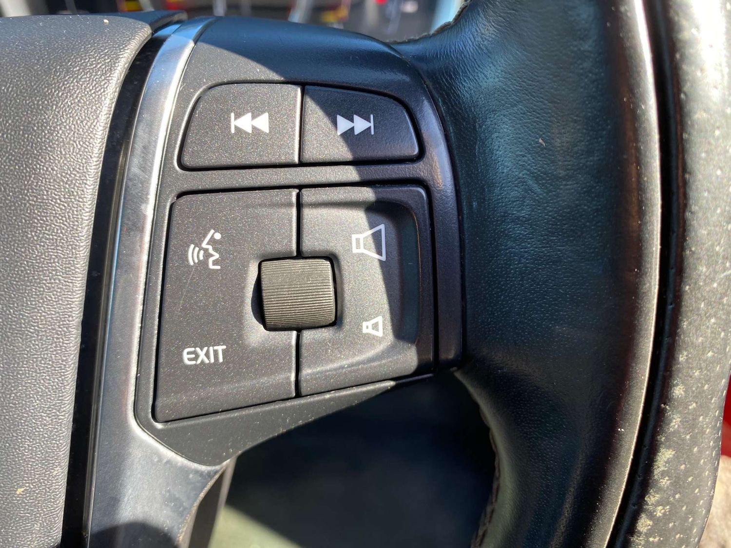 Used Volvo V60 2017 for sale - 77889956: Photo 27