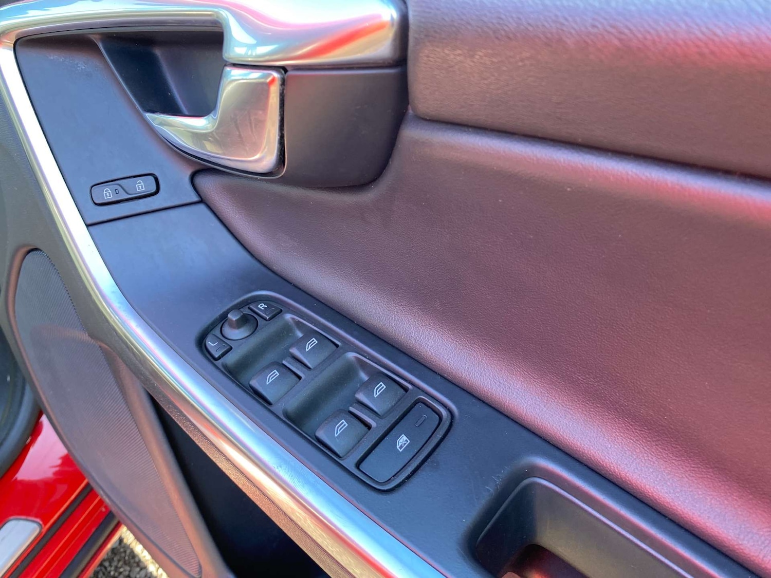 Used Volvo V60 2017 for sale - 77889956: Photo 29