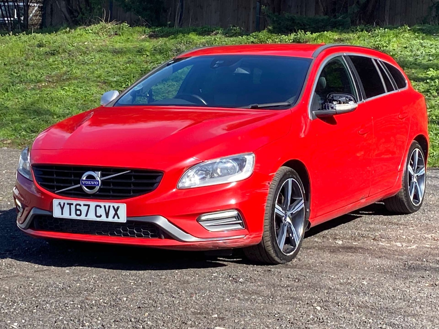 Used Volvo V60 2017 for sale - 77889956: Photo 3