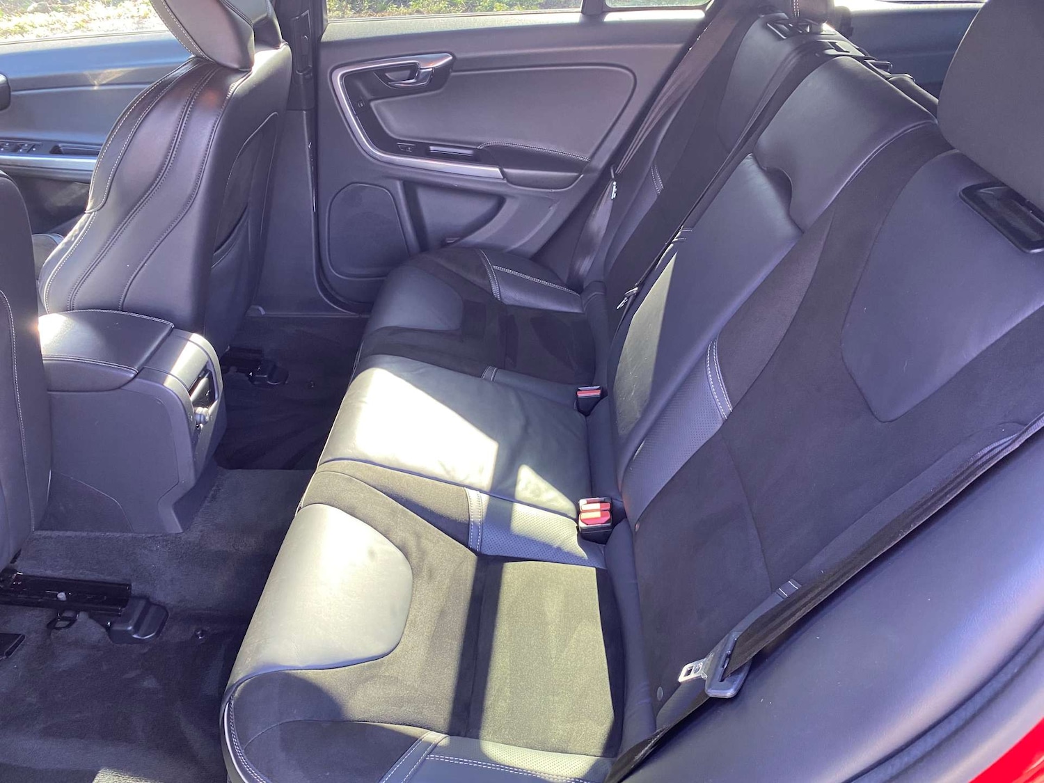 Used Volvo V60 2017 for sale - 77889956: Photo 31