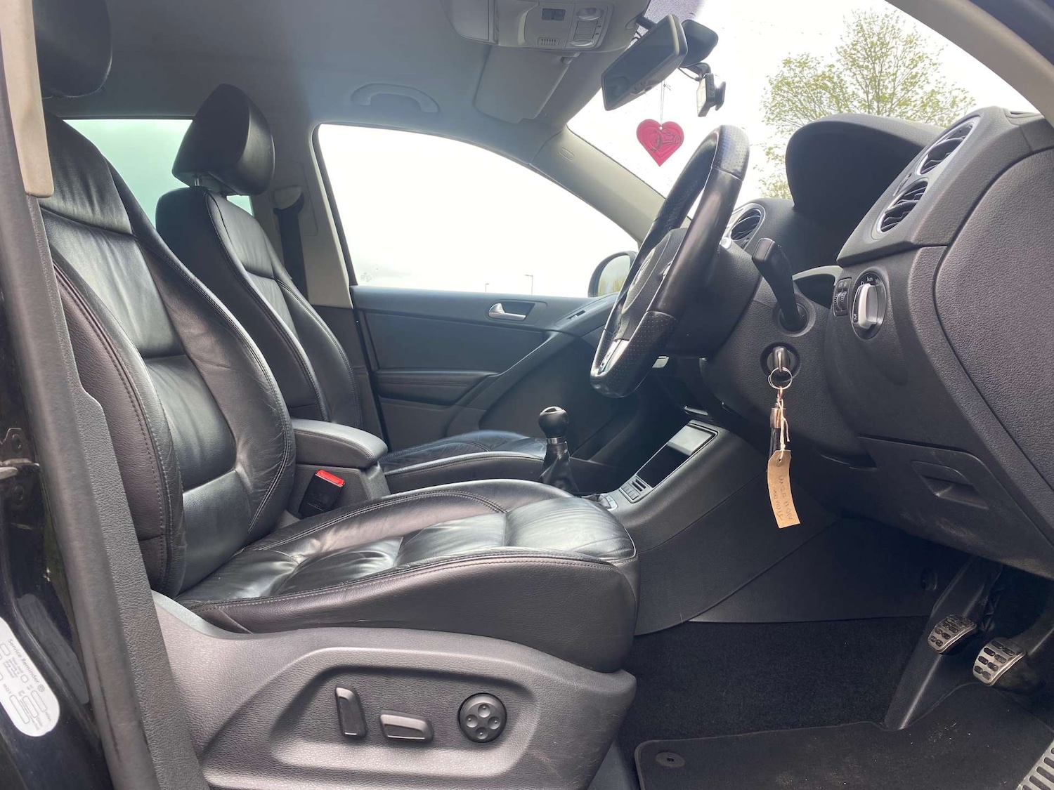 Used Volkswagen Tiguan 2011 for sale - 78122998: Photo 11