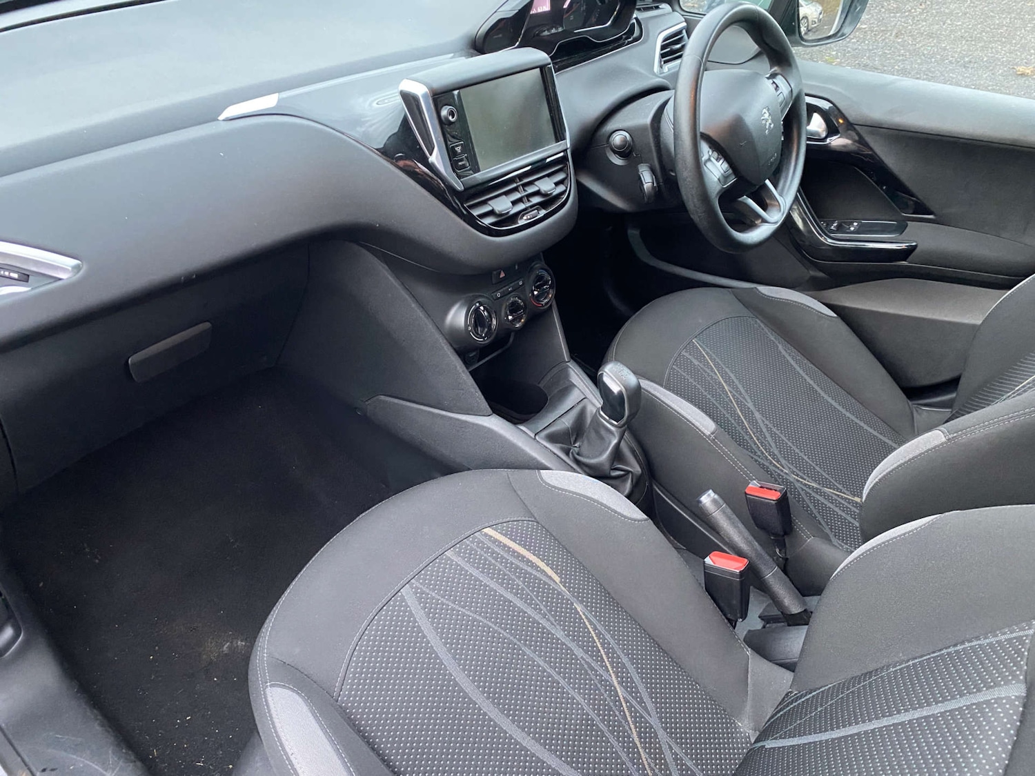 Used Peugeot 208 2012 for sale - 77151100: Photo 17