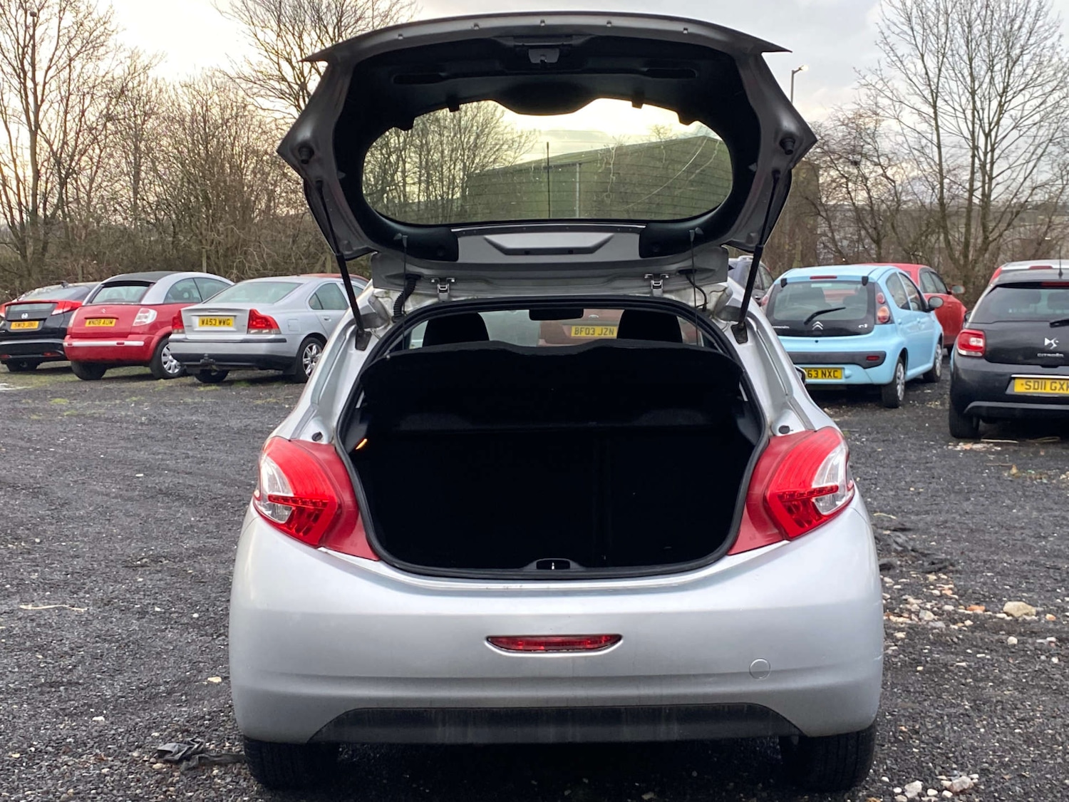 Used Peugeot 208 2012 for sale - 77151100: Photo 9