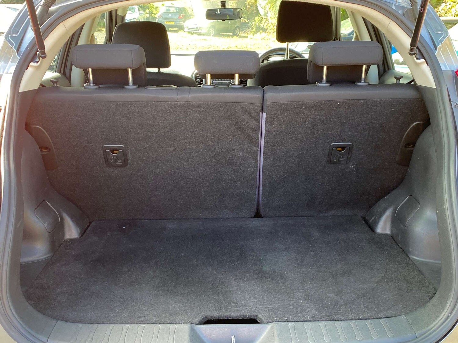 Used Nissan Juke 2011 for sale - 77934000: Photo 8