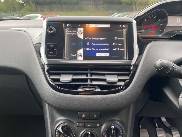 Used Peugeot 208 2013 for sale - 76280325: Photo 17