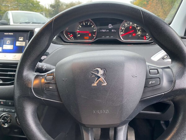 Used Peugeot 208 2013 for sale - 76280325: Photo 19