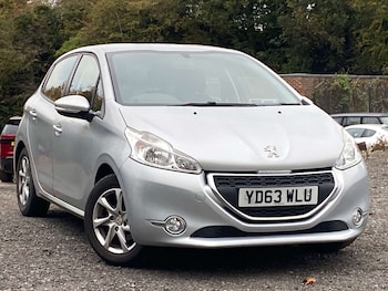 Peugeot - 208