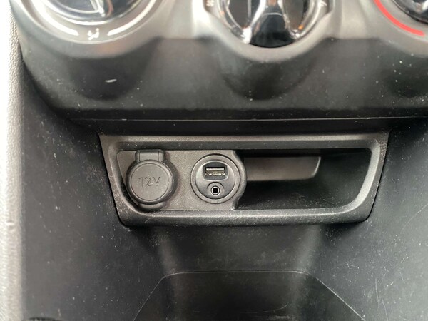 Used Peugeot 208 2013 for sale - 76280325: Photo 21