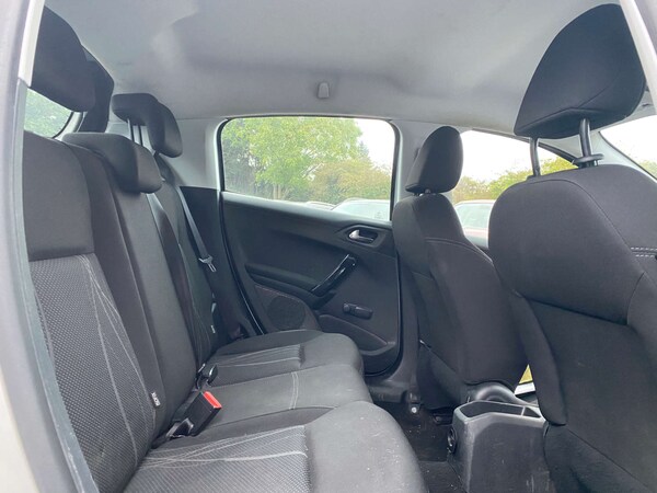 Used Peugeot 208 2013 for sale - 76280325: Photo 25