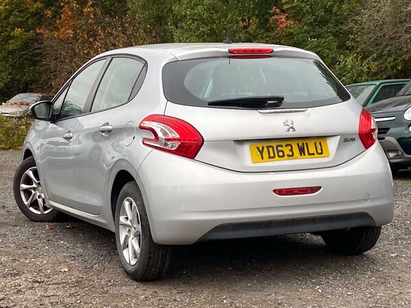 Used Peugeot 208 2013 for sale - 76280325: Photo 2