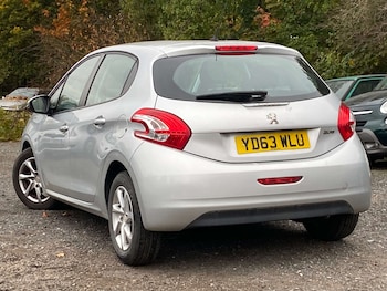 Used Peugeot 208 2013 for sale - 76280325: Photo 2